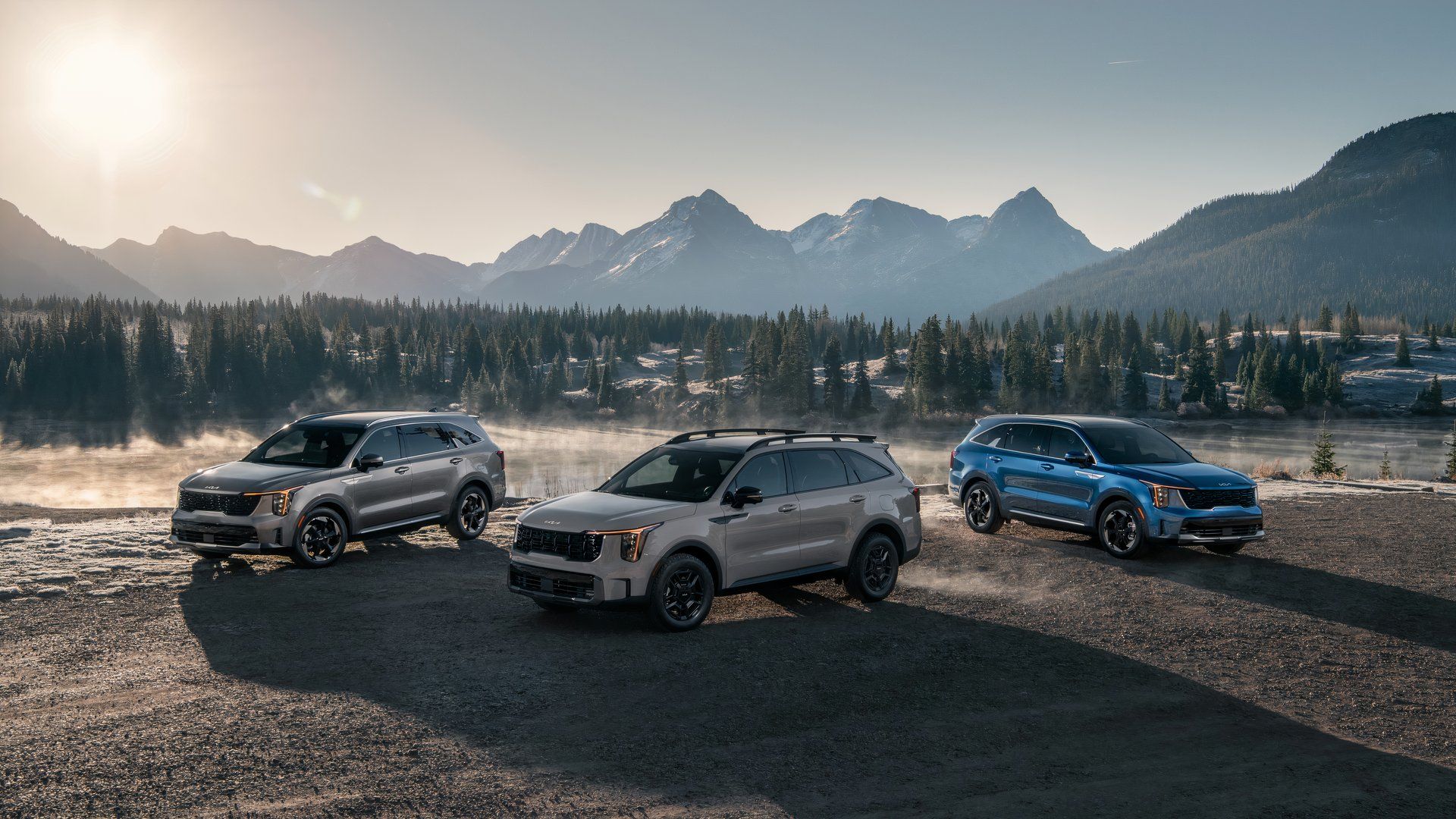 2024 Kia Sorento Family lineup parked in the mountains