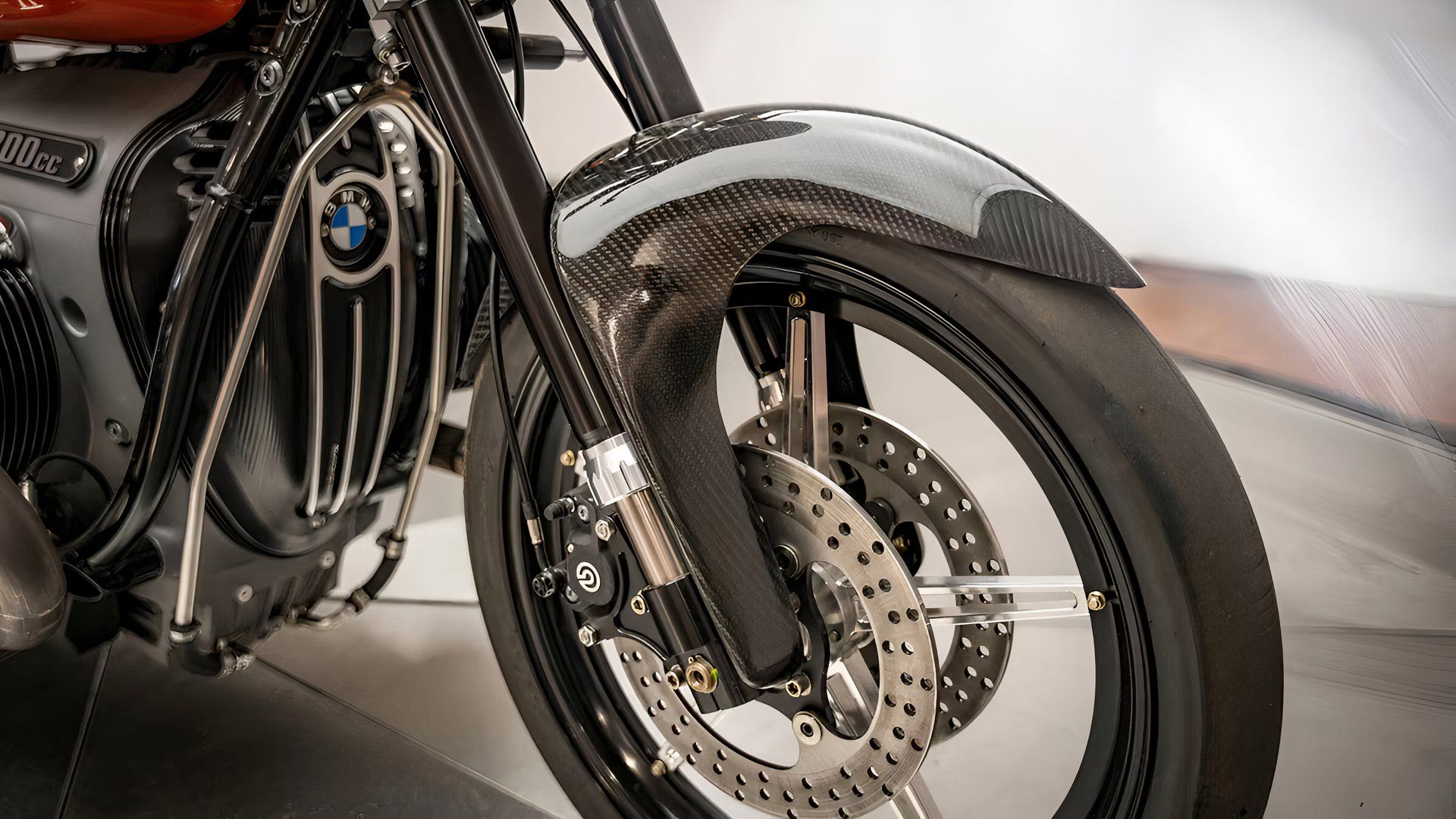 Roland Sand’s Feisty BMW R 18 Wants To Smoke American Cruisers On A ...