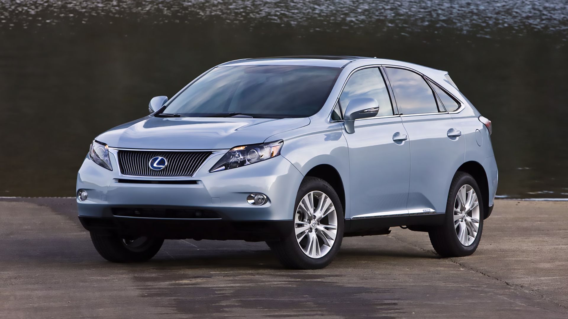 Um Lexus RX Hybrid Azul 2012 Estacionado