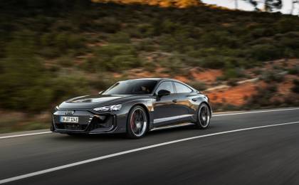 Front three-quarters shot of the new Audi RS e-Tron GT