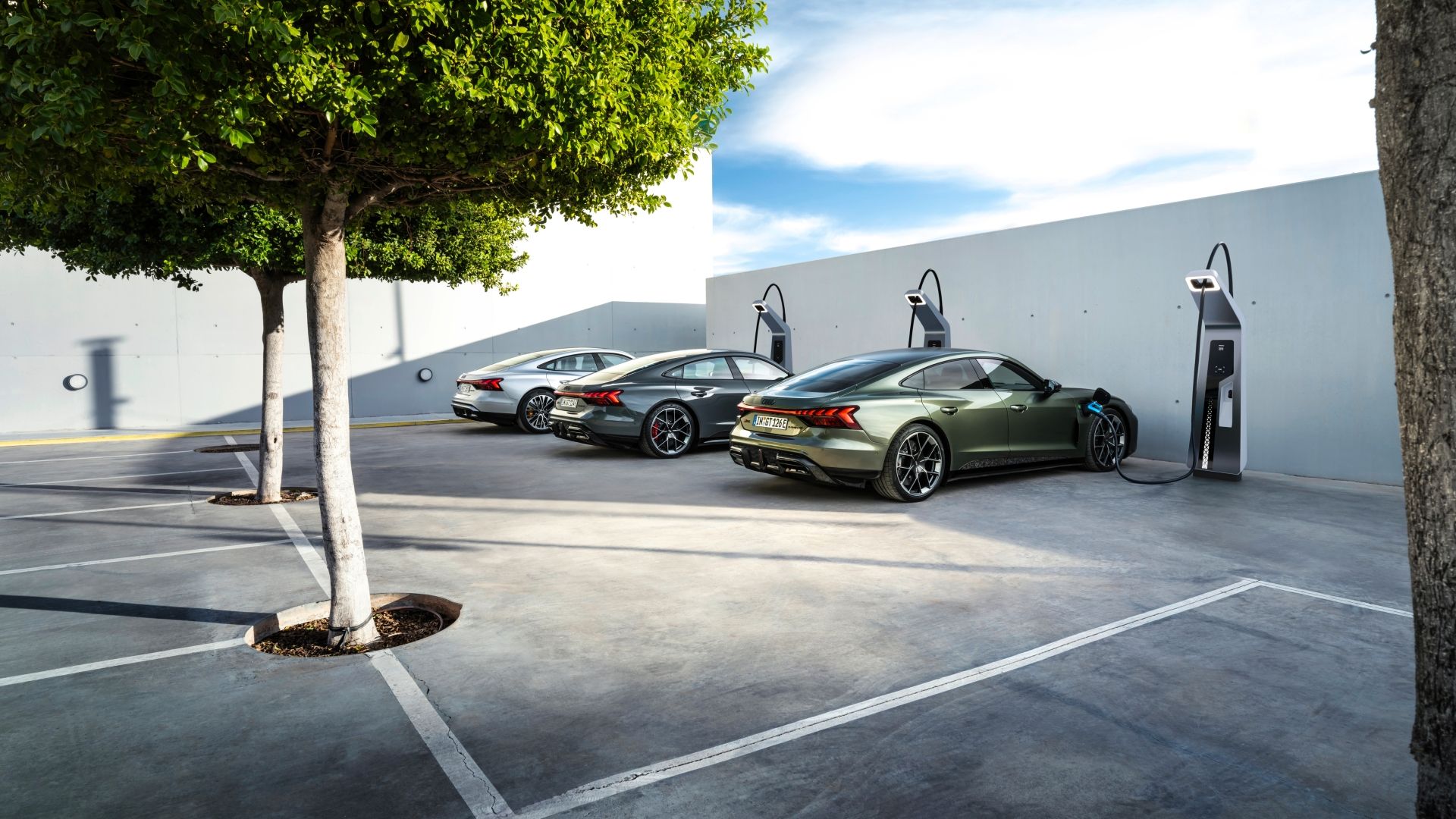 Foto do novo Audi S e-Tron GT, RS e-Tron GT e RS e-Tron GT Performance carregando