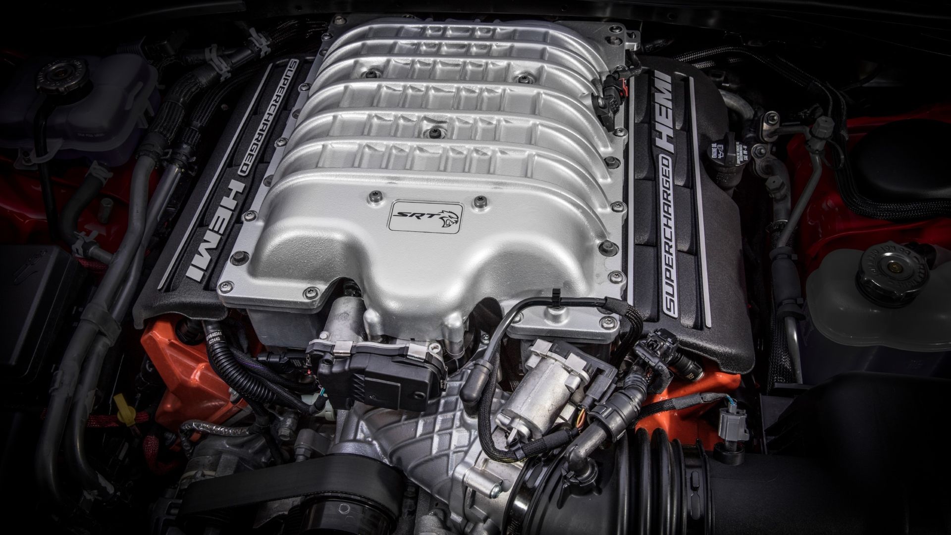 Motor em um Dodge Challenger SRT Hellcat 2019