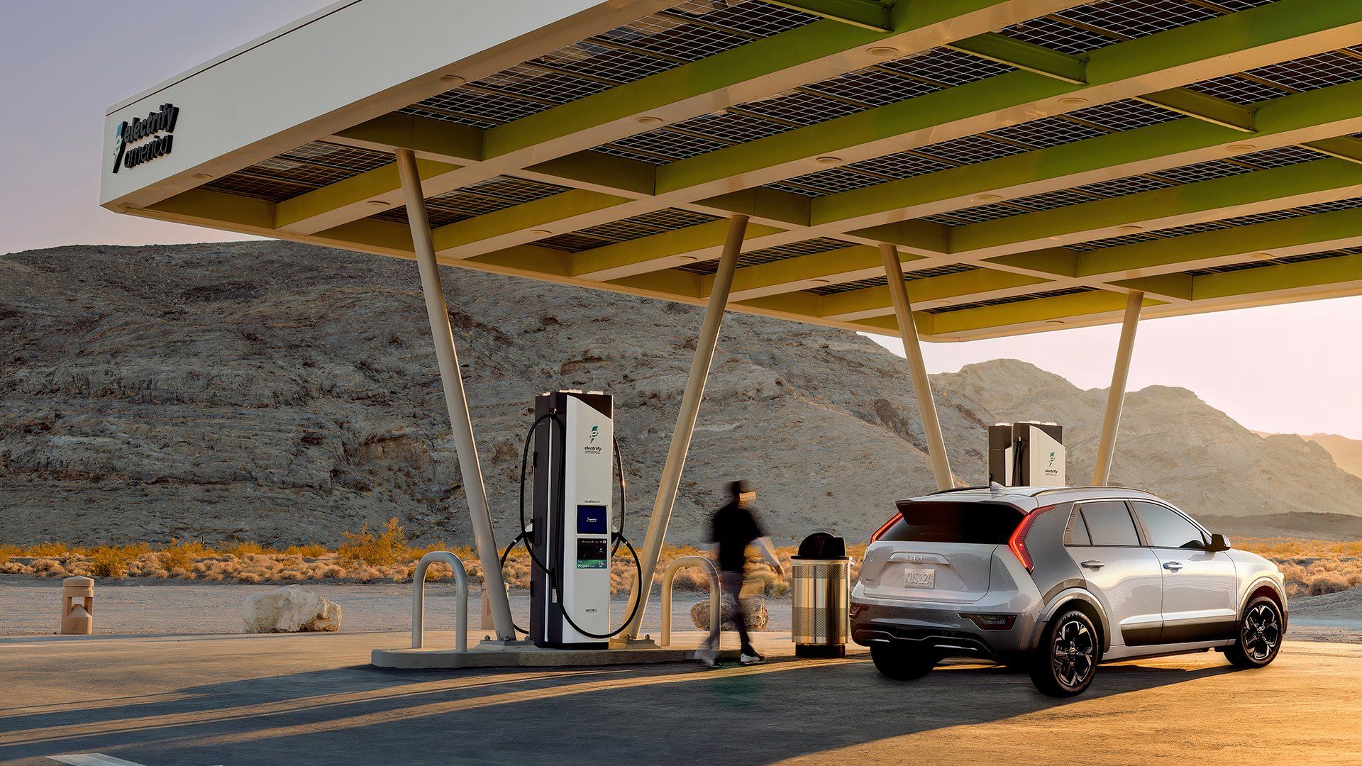 Carregamento de Kia EV em um posto Electrify America