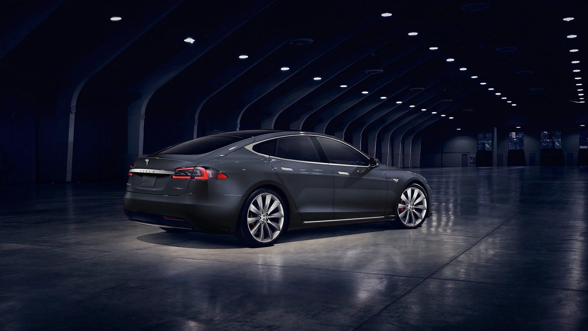 Vista traseira 3/4 do Tesla Model S 2019