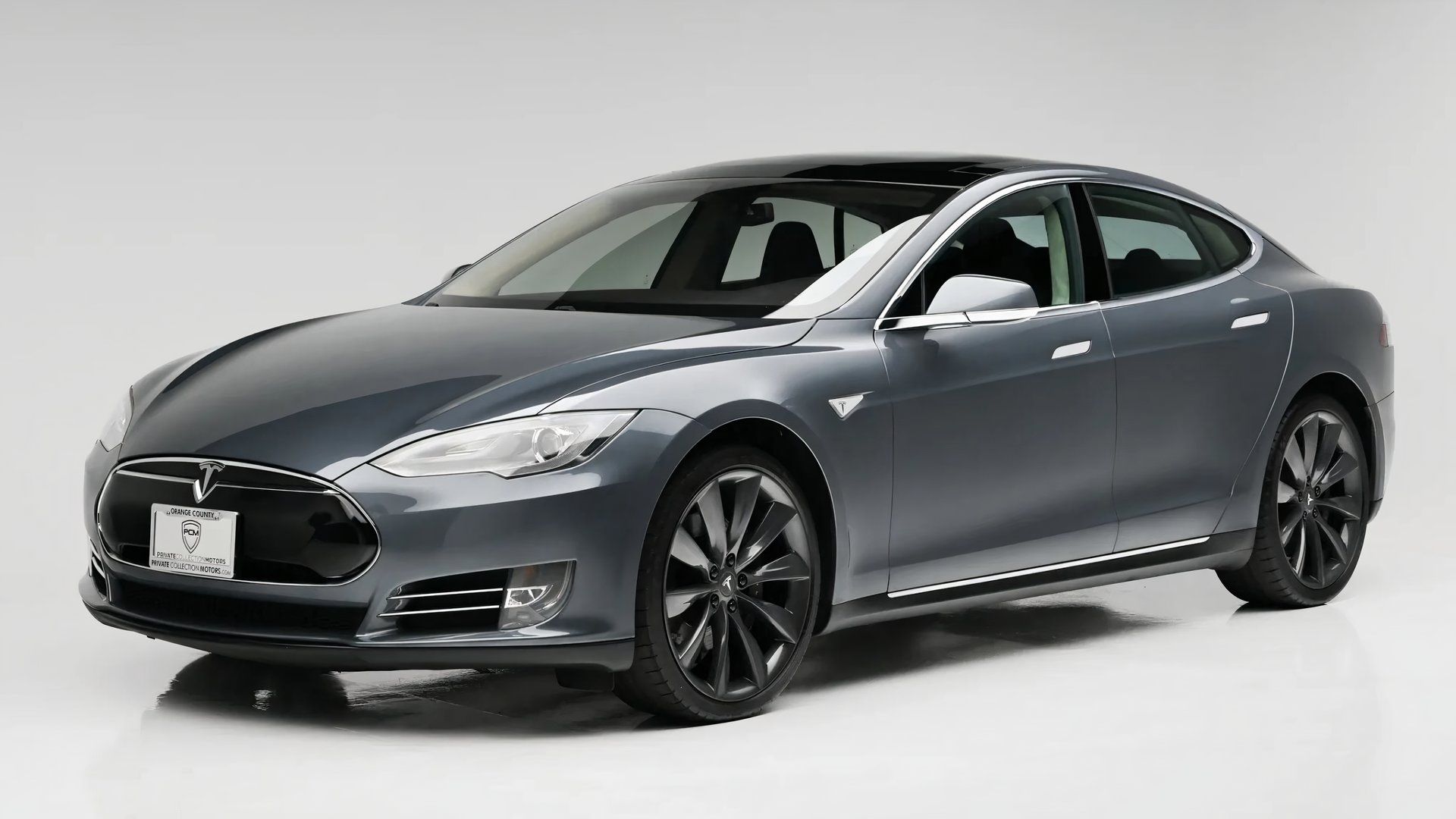 2014 Tesla Model S standard model front3/4