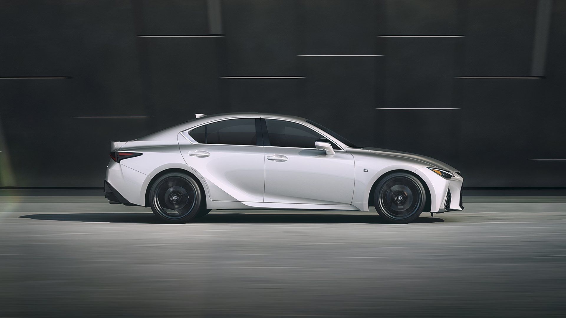 Foto de ação lateral do Lexus IS 350 F SPORT 2024