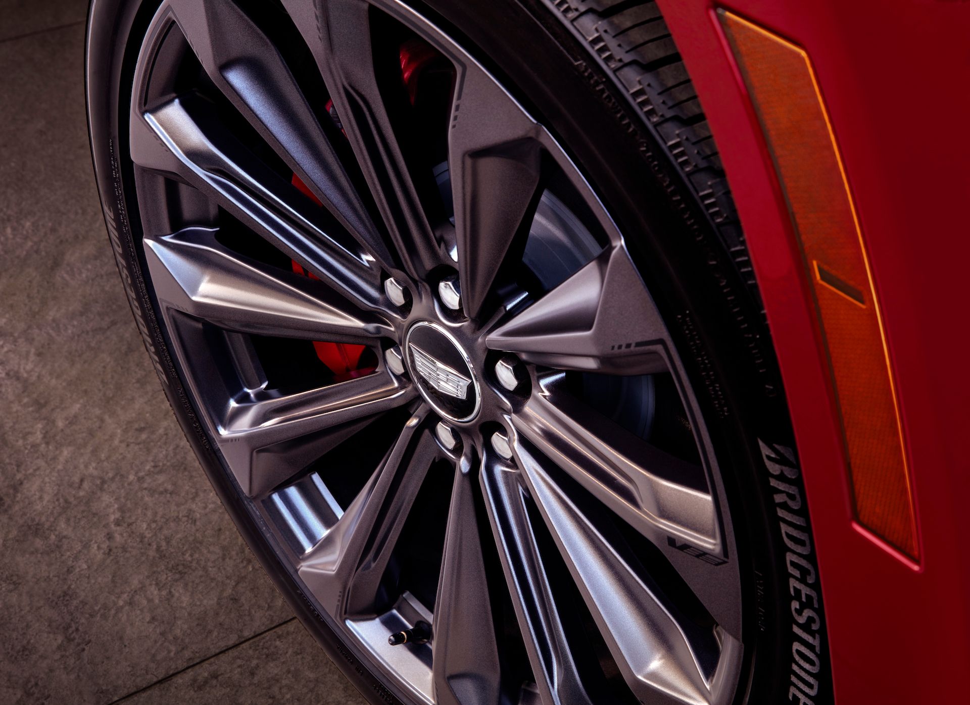 2025 Cadillac Escalade V novas rodas de 24 polegadas