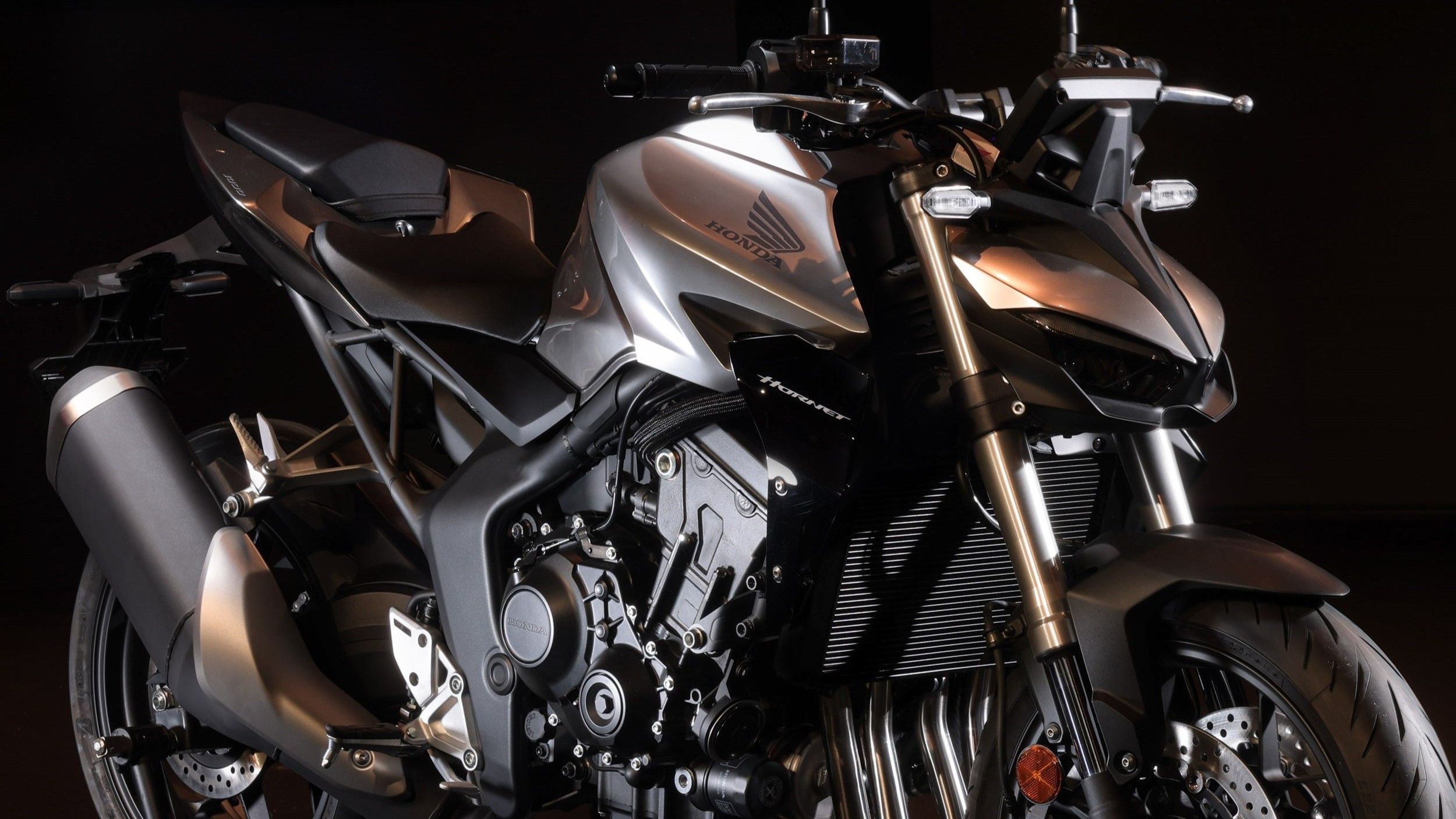 2025 Honda CB1000 Hornet Close Up
