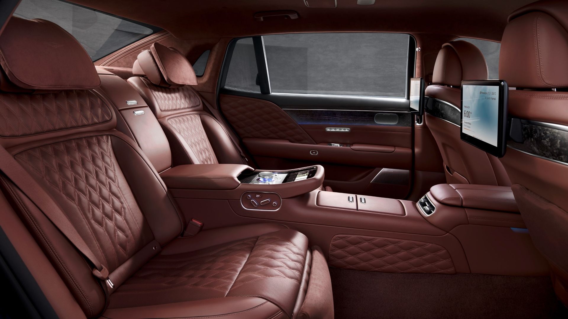 Foto interna de um Genesis G90 2024 