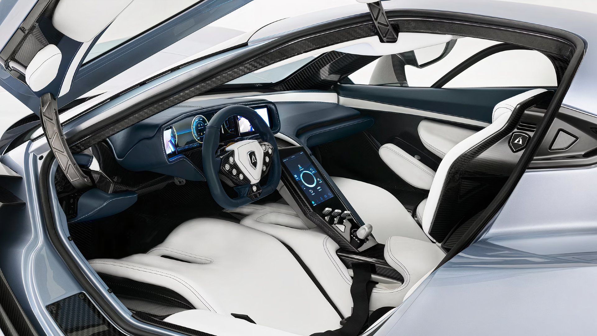 Aspark Owl interior prata com couro de ostra
