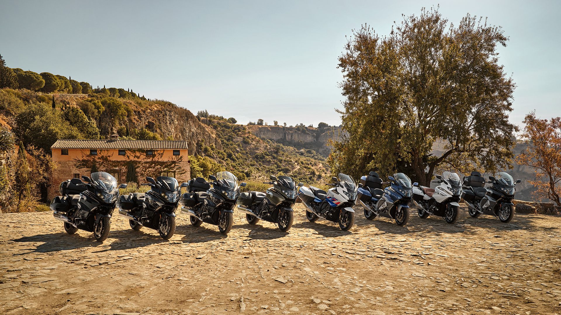 BMW K1600 range