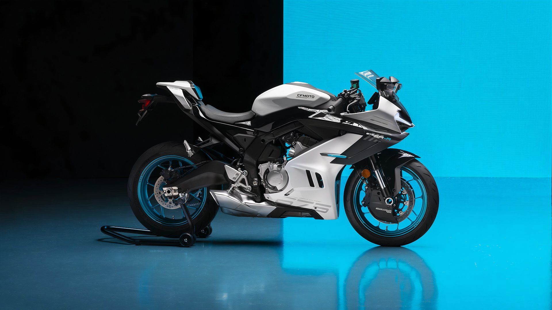 Watch Out Triumph Daytona, The CFMoto 675SR-R Is Out Of The Bag