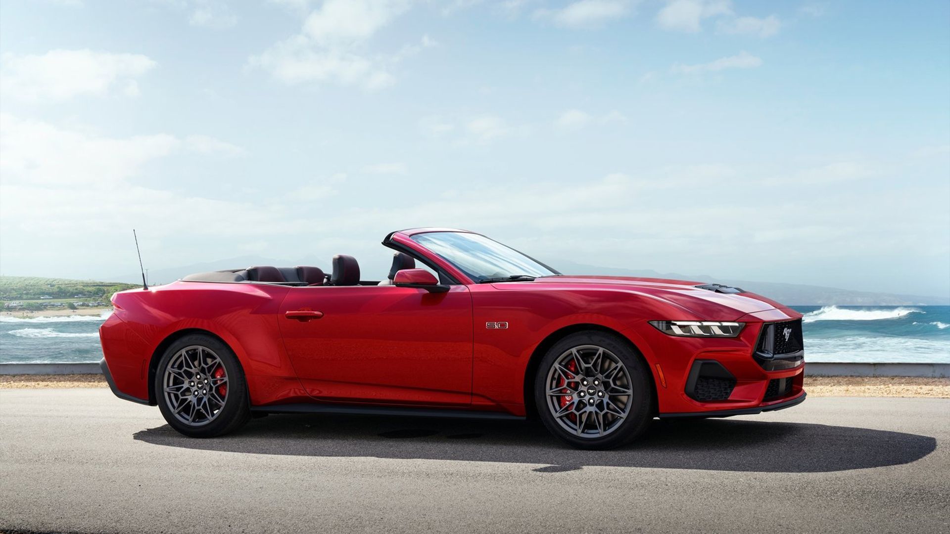 Ford Mustang GT conversível vermelho 2024 