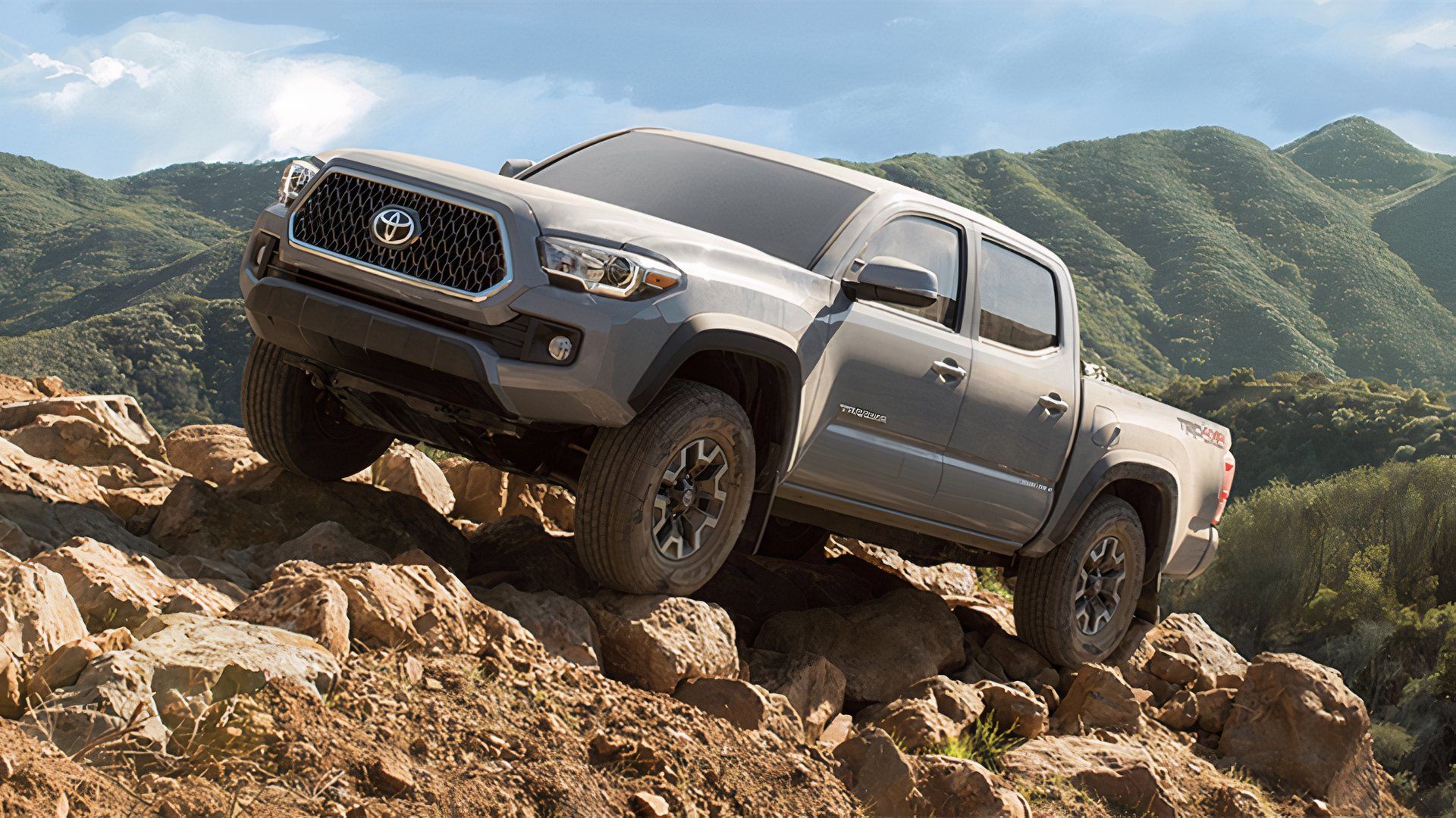 3/4 side view of 2019 Toyota Tacoma