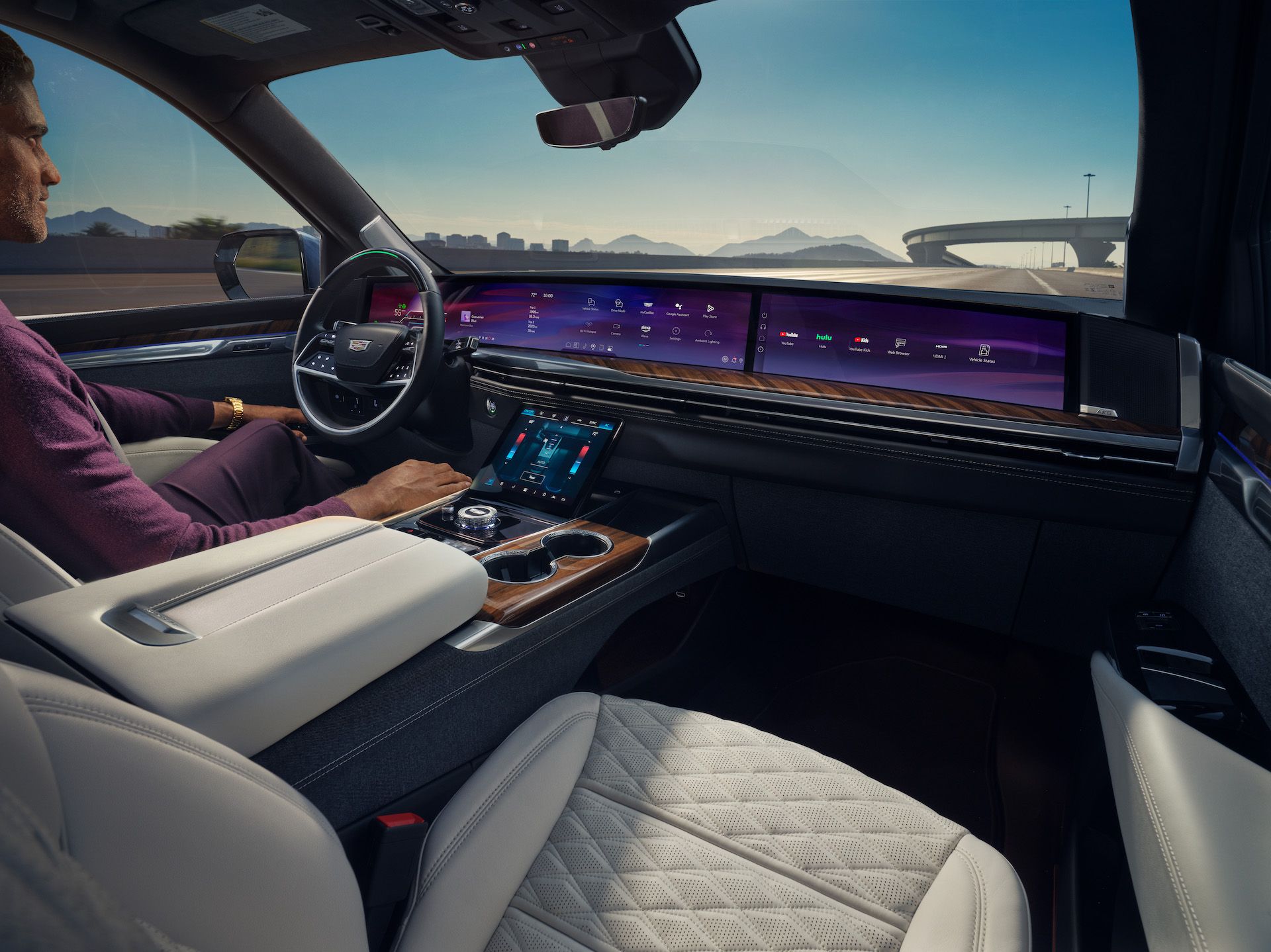 NOVO_25CAESC50004_CADILLAC_ESCALADE_MCM_SPORT_PLATINUM