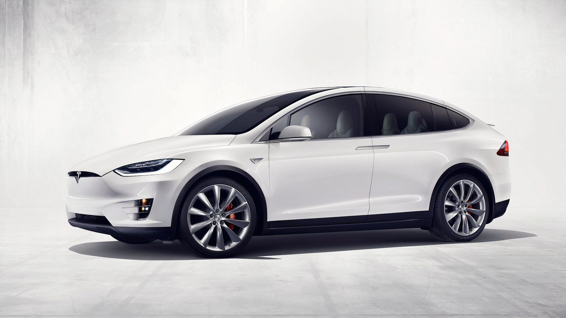 Vista frontal 3/4 de um Tesla Model X 2019