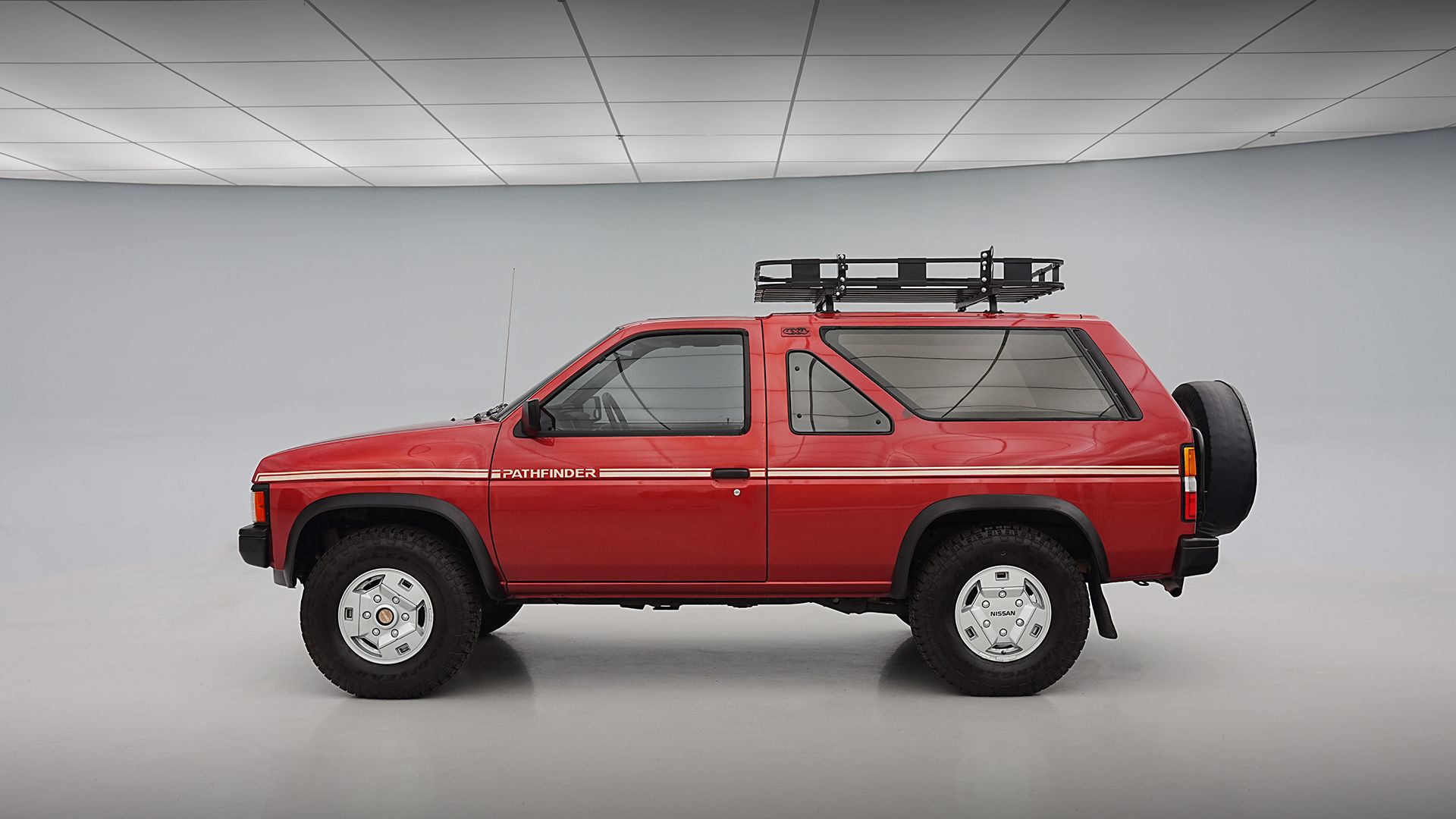 Nissan Pathfinder 1987 (1)