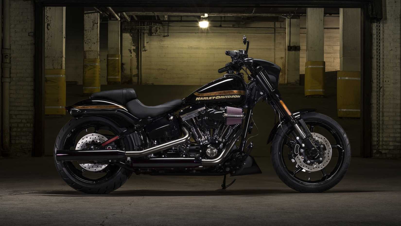 2016 Harley-Davidson CVO Pro Street Breakout