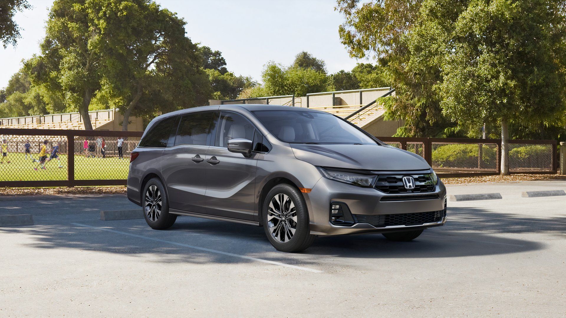 Honda Odyssey 2025 estacionado