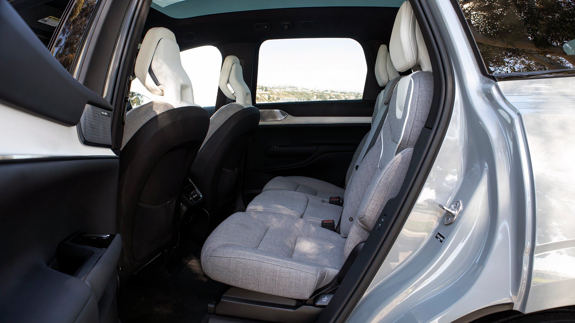 2025 Volvo EX90 Rear Seats TopSpeed