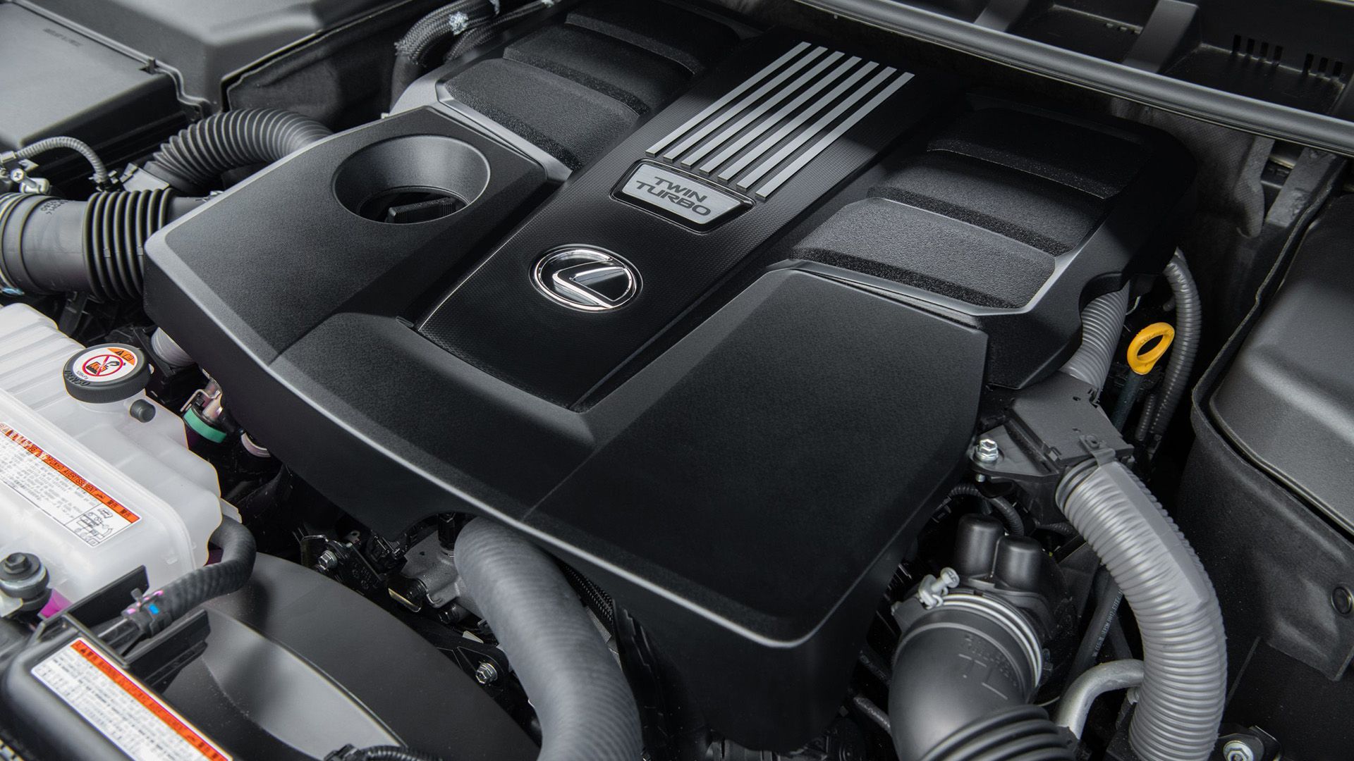 Um motor Lexus LX 600 F Sport 2024