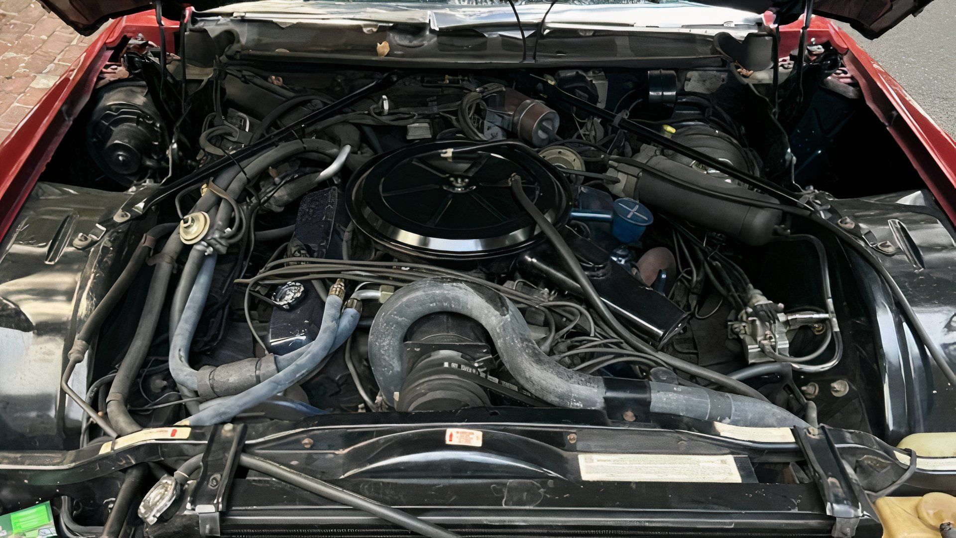 500 engine of 1970 Cadillac Eldorado burgundy