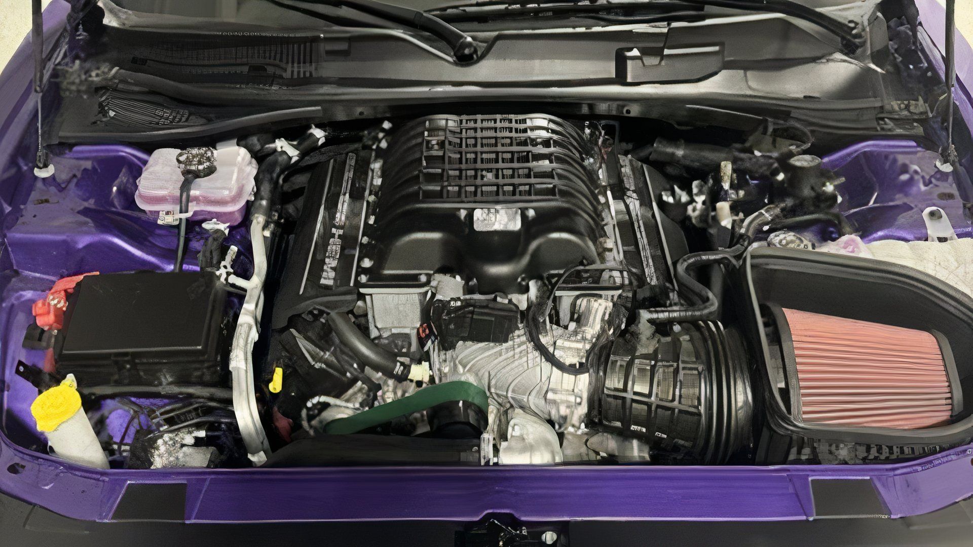 Visão do motor do Dodge Challenger SRT Demon 170 Plumb Crazy 2023