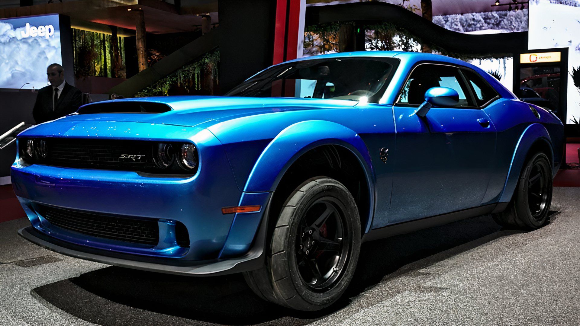 Vista frontal 3/4 do Dodge Challenger SRT Demon 2018 auto show