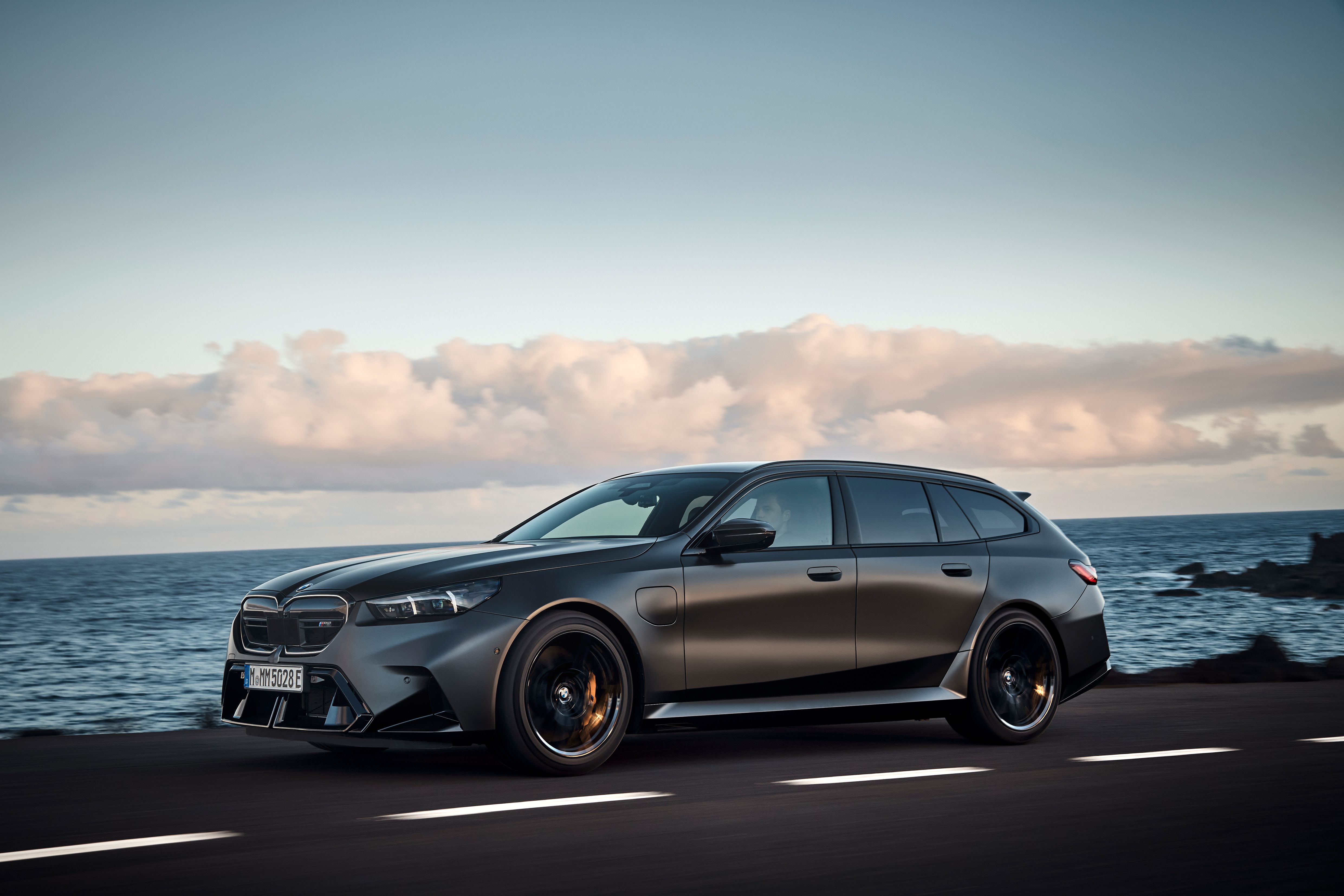 2025 BMW M5 Touring On-Road Driving Scenes