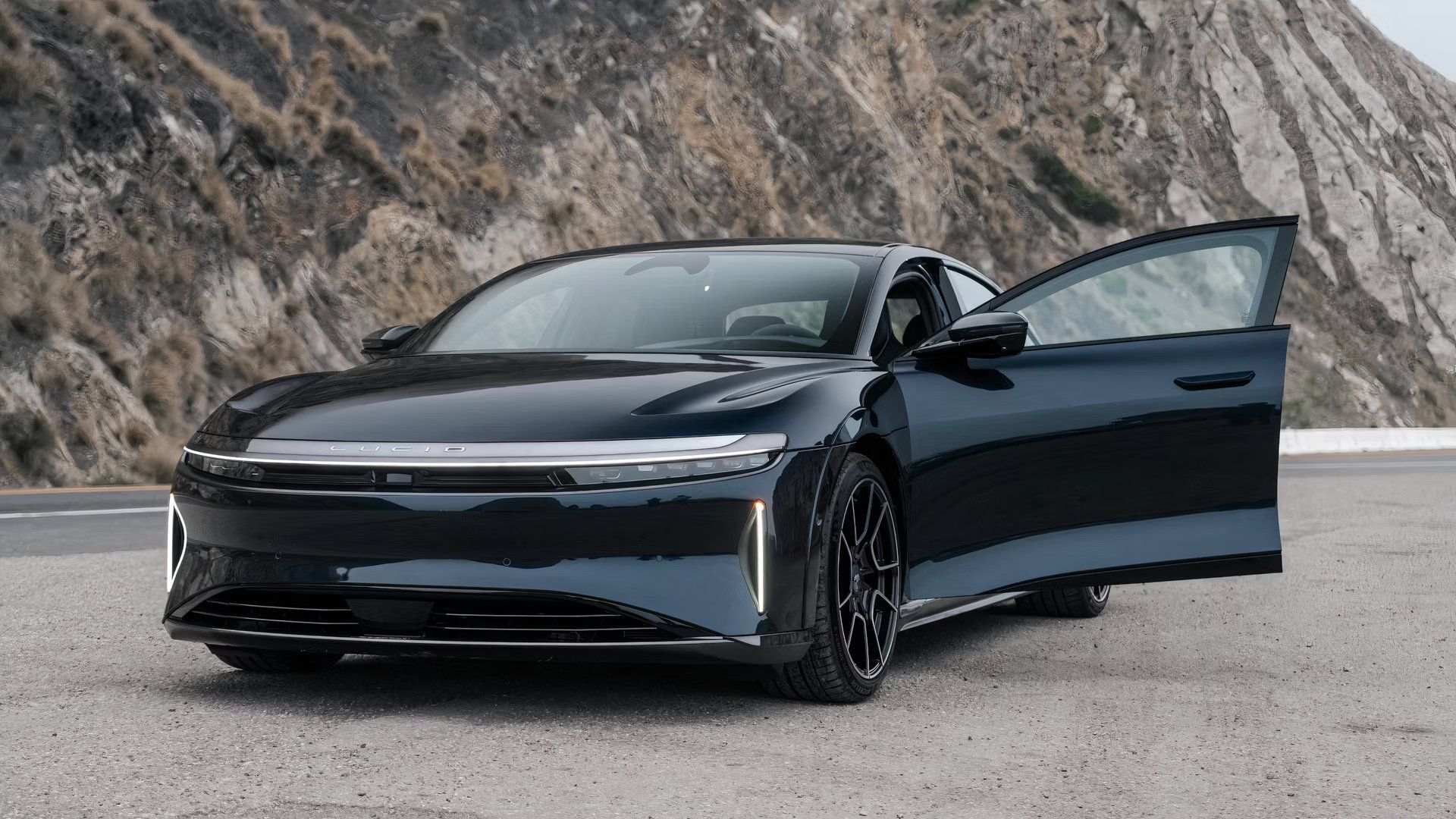 Quarto dianteiro Lucid Air Sapphire do US Armor Group