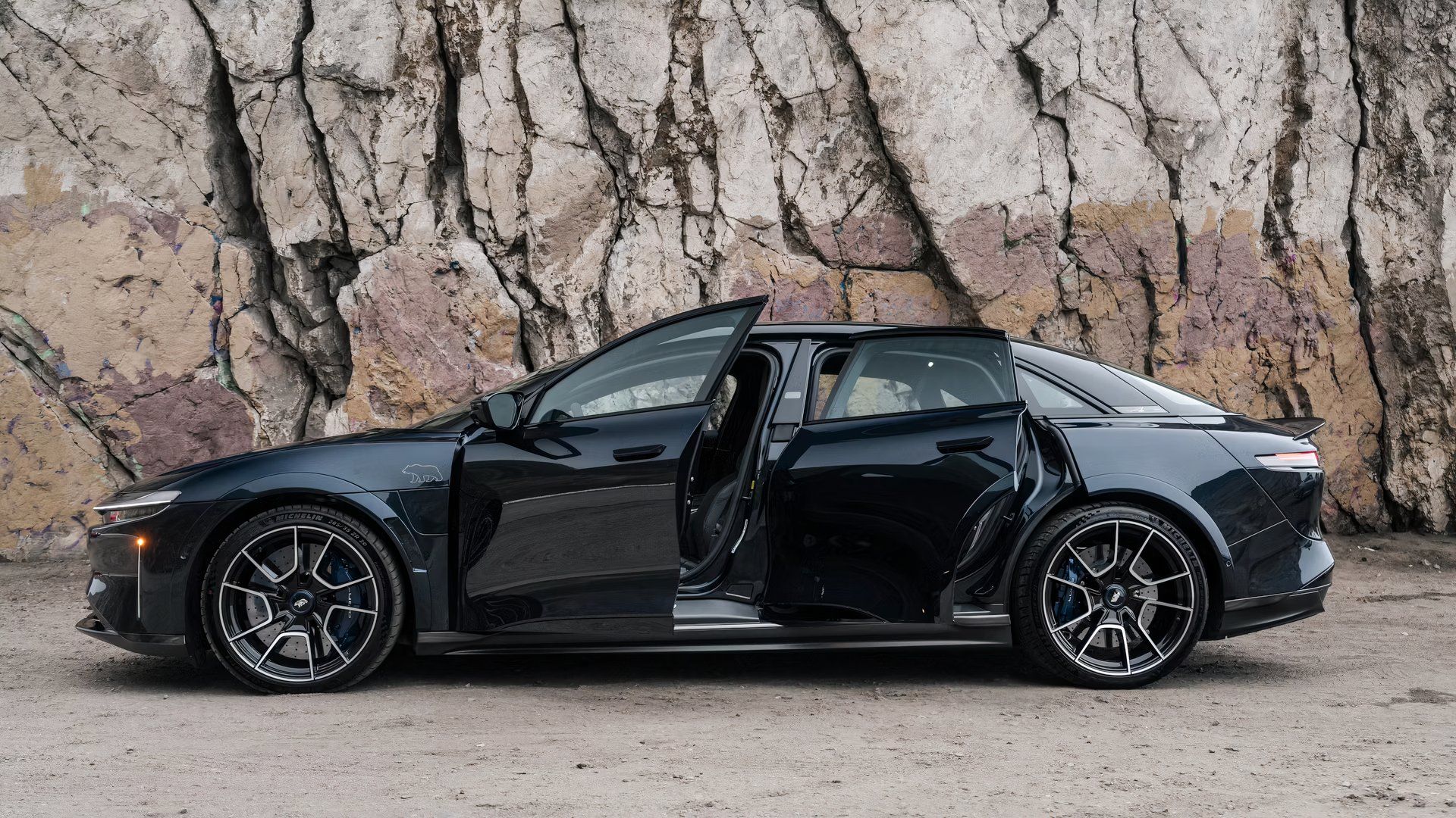 Perfil do Lucid Air Sapphire do US Armor Group
