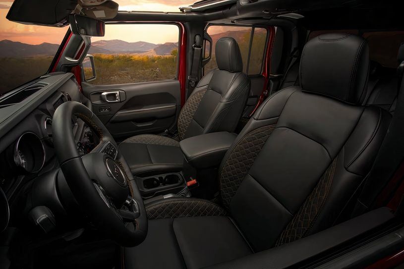 Interior do Gladiador Jeep 2023