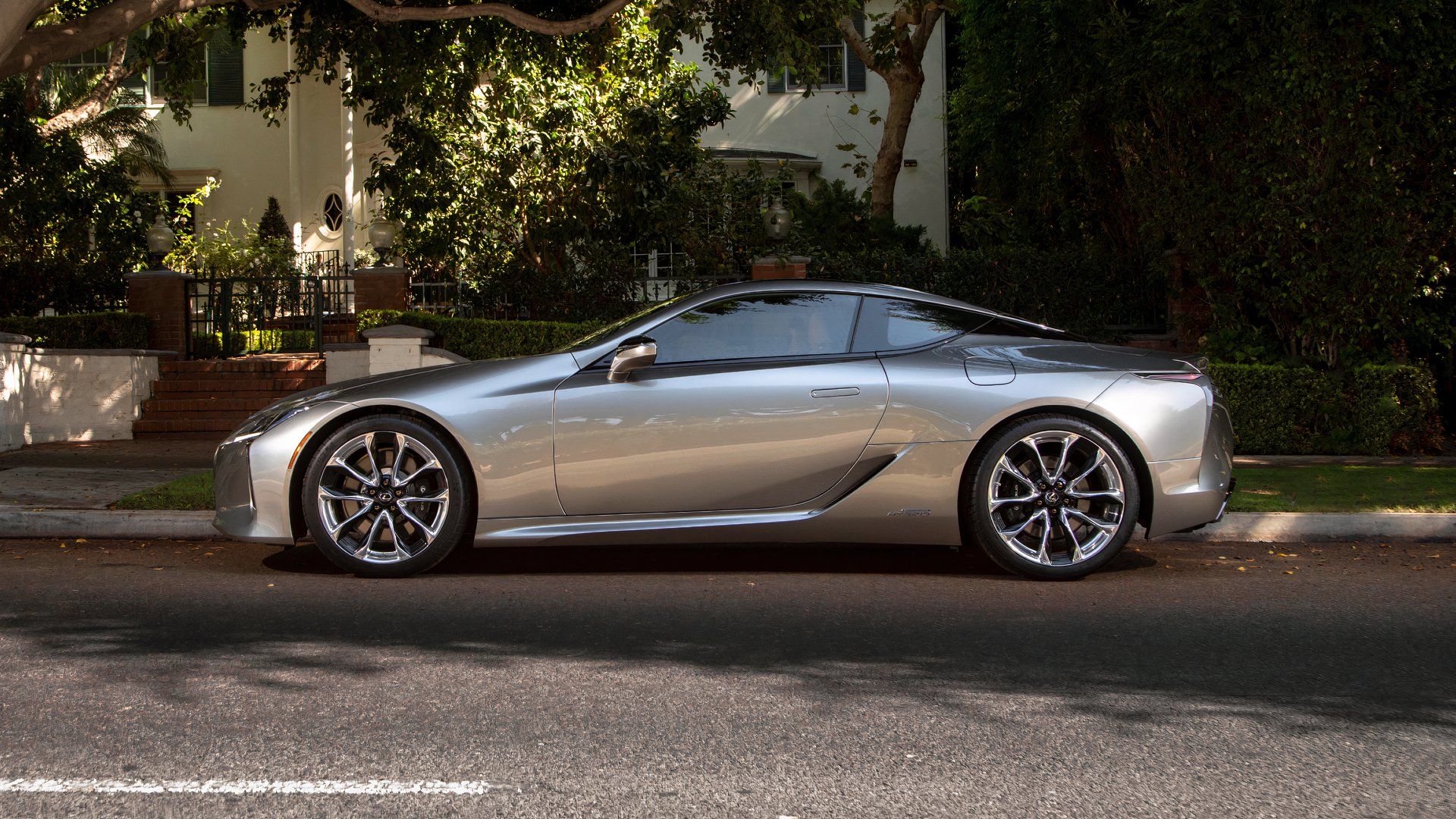 Side profile shot of the 2023 Lexus LC500h