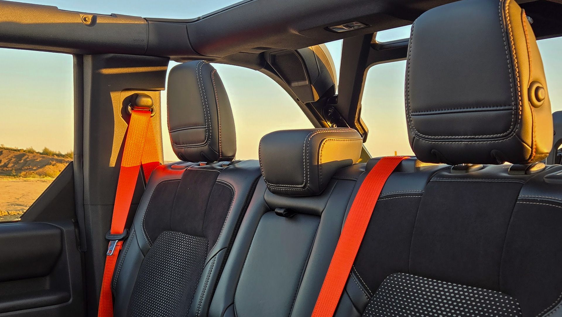 Bancos traseiros do SUV Ford Bronco Raptor 2024 - 2