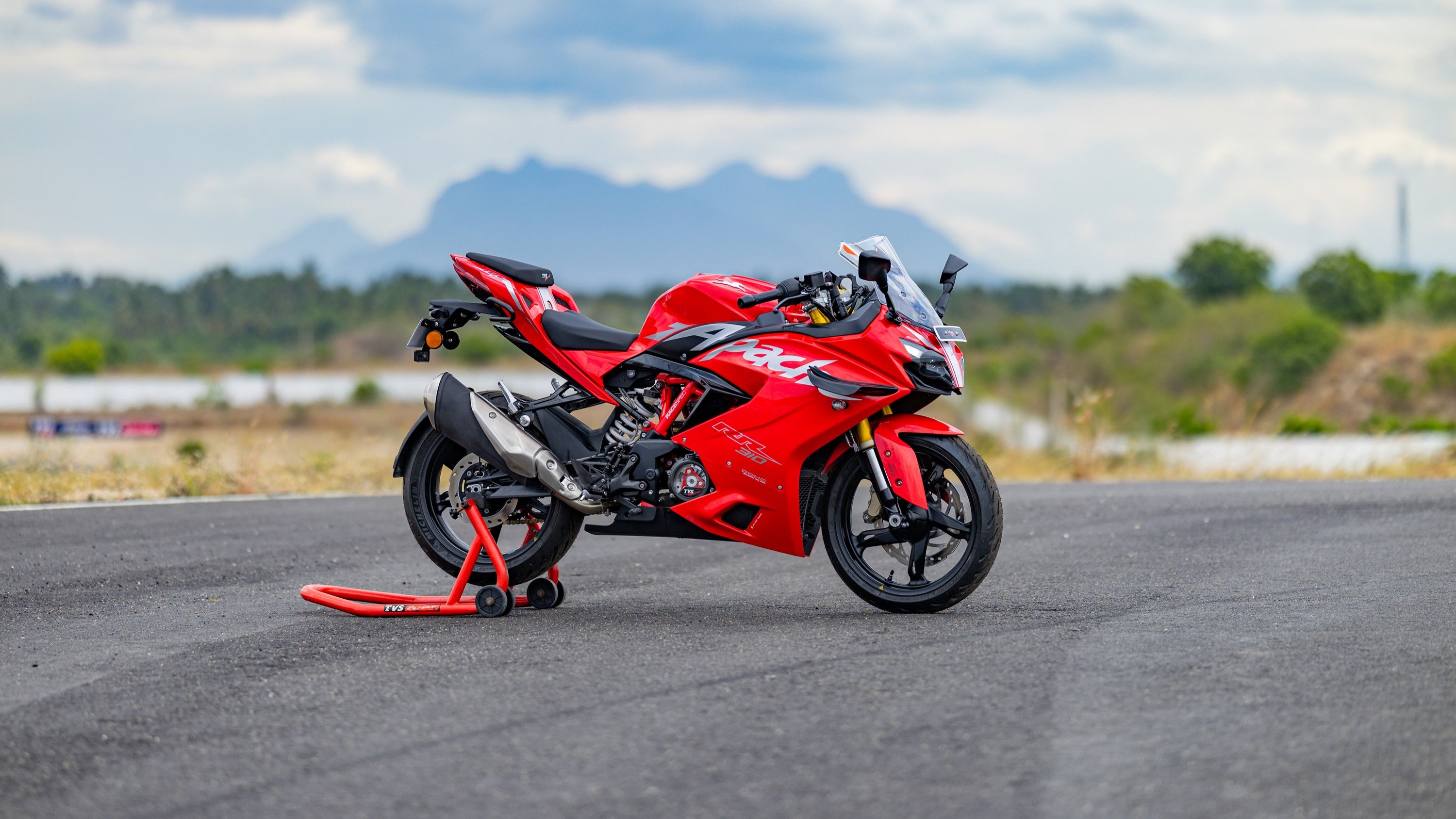 The New TVS Apache RR 310 Is Everything The Yamaha R3 Wants To Be ...