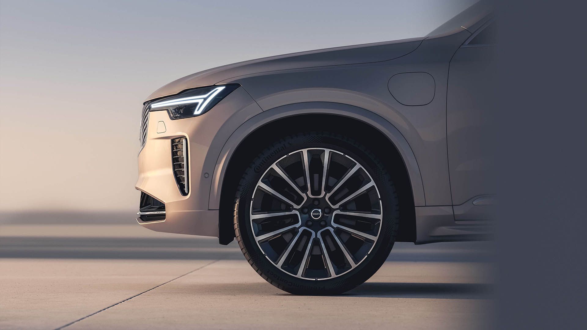 2025 Volvo XC90 Gets A Thorough Refresh, Because Hybrids Still Matter