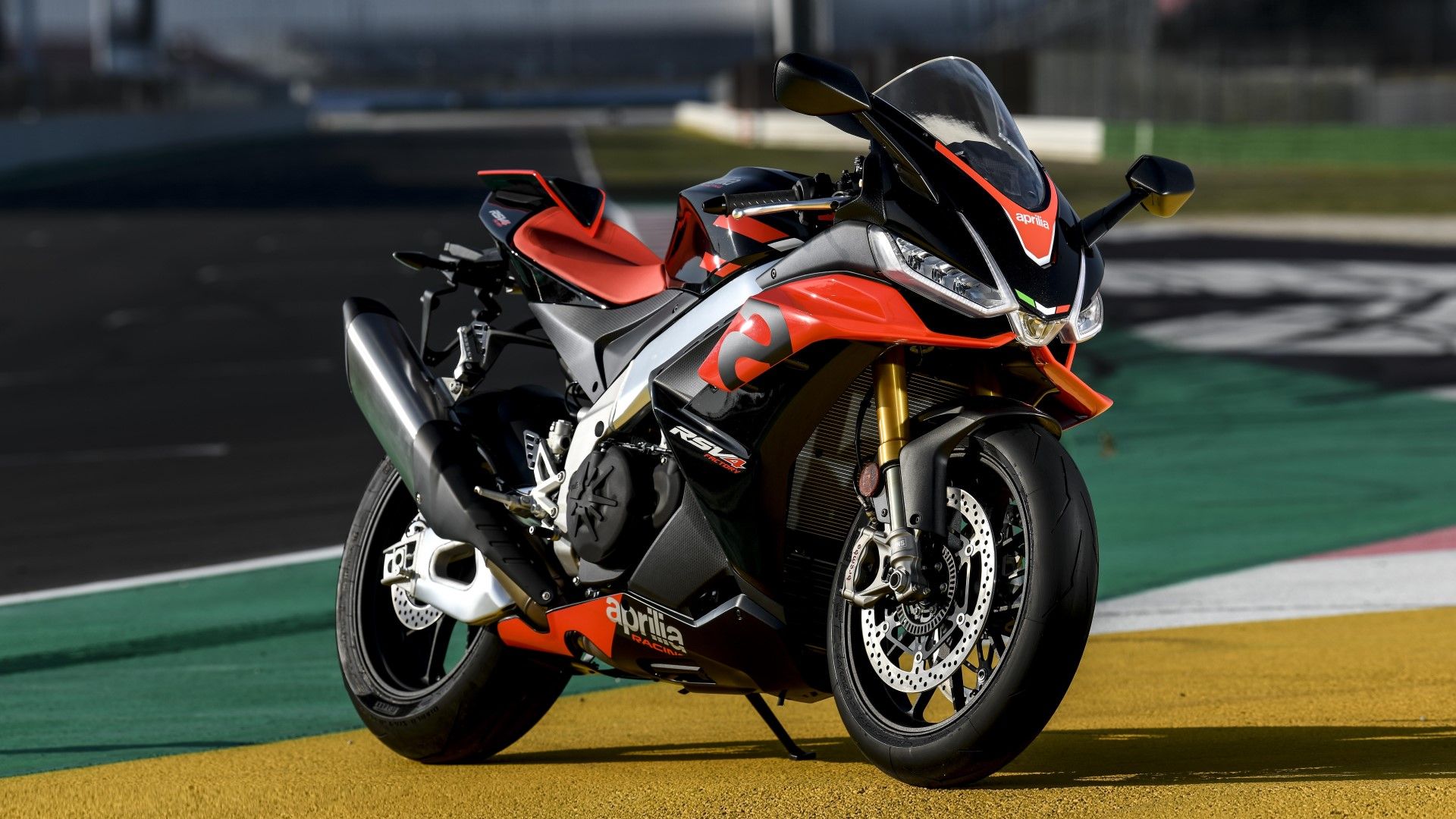 2024 Aprilia RSV4 sexy European sports bike hd wallpaper