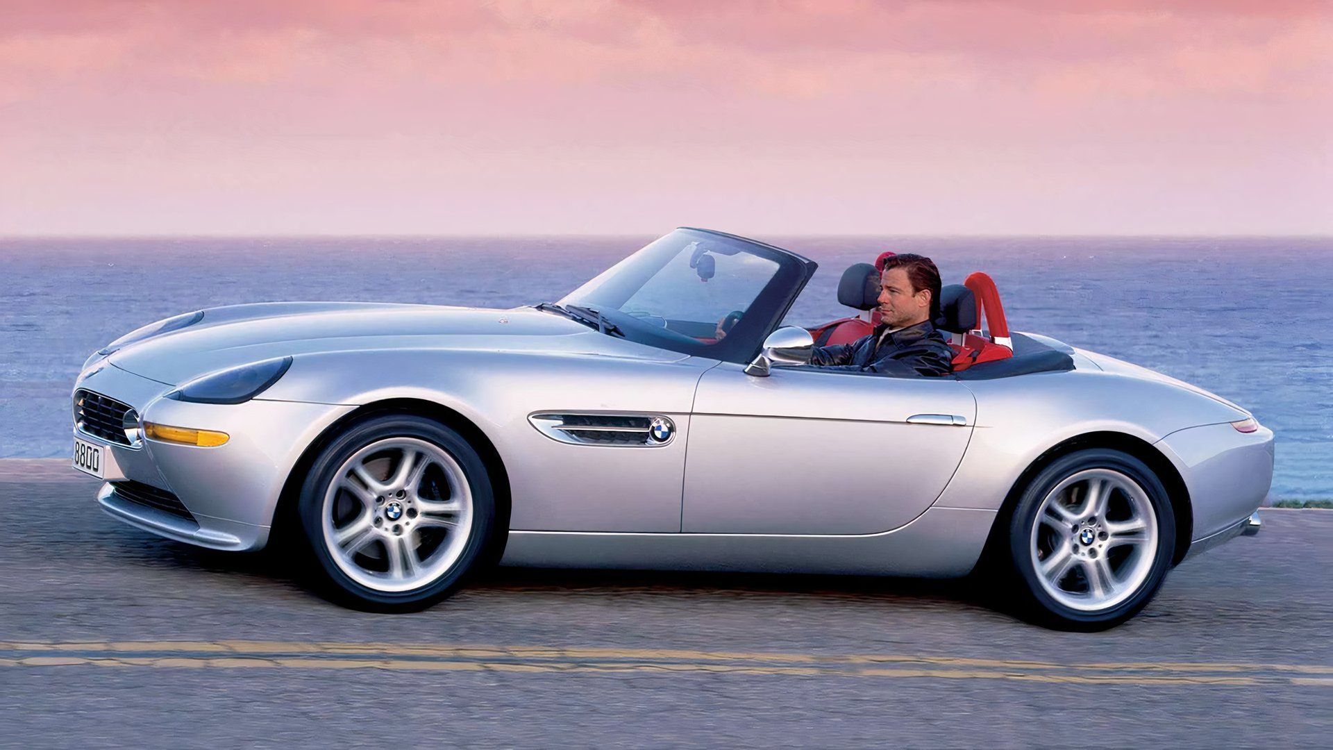 Vista frontal 3/4 de um BMW Z8 2000