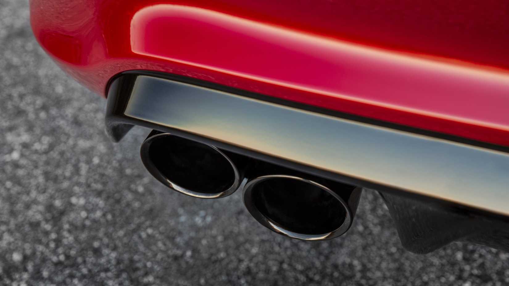Shot of the exhaust points on the 2018 Jeep Grand Cherokee Trackhawk