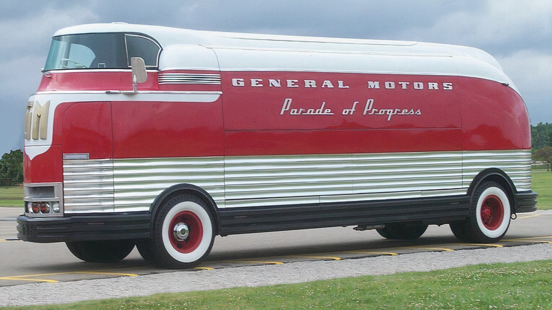 Side view of 1953 General Motors Futurliner