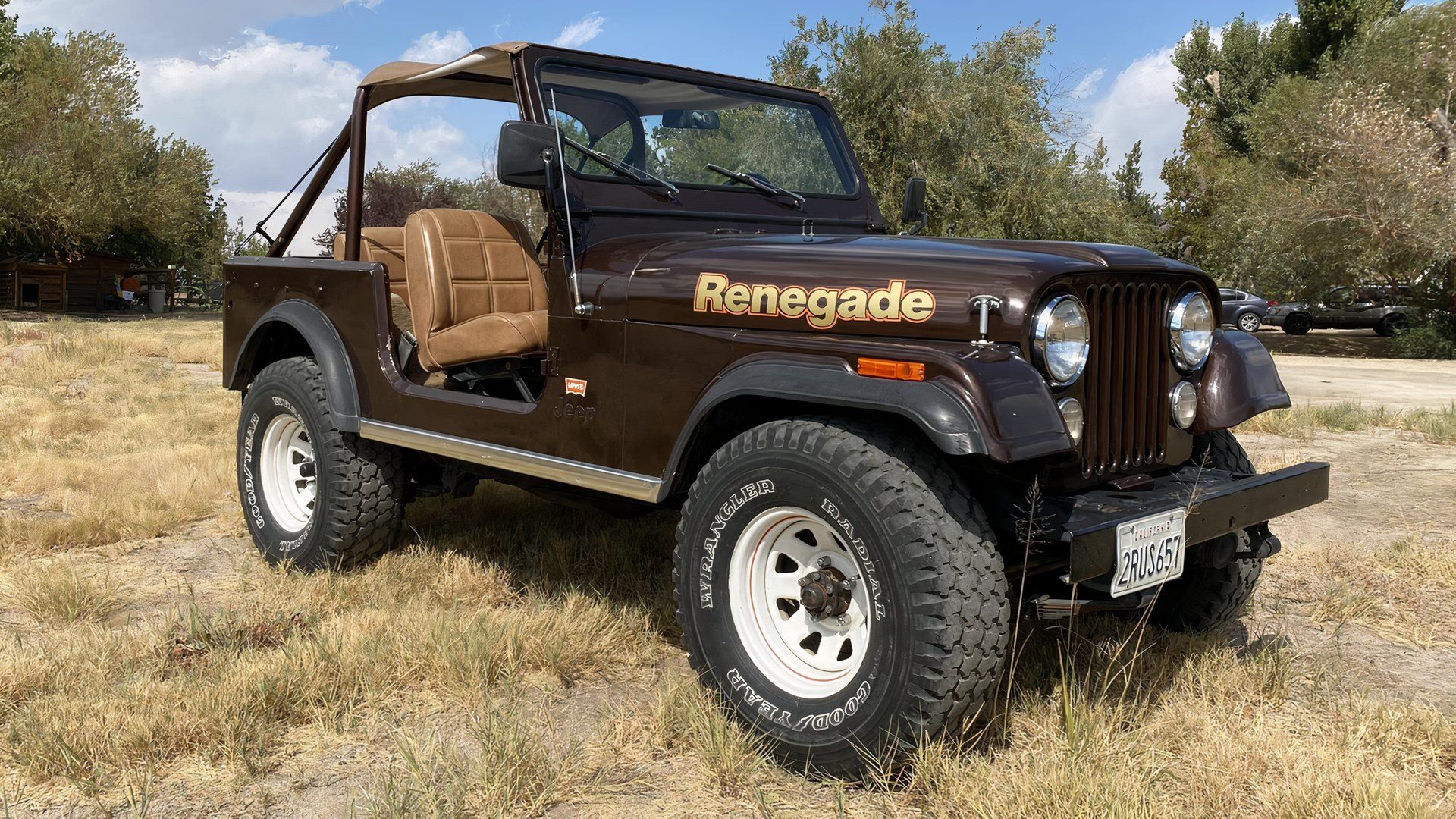 Vista frontal 3/4 do Jeep CJ-7 1977