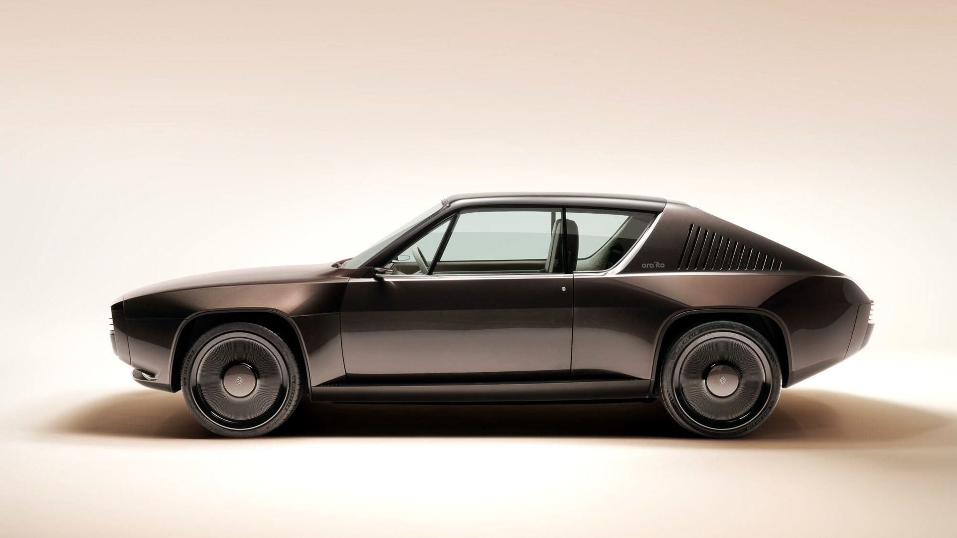 Restomod elétrico R17 x Ora Ito (3)-1