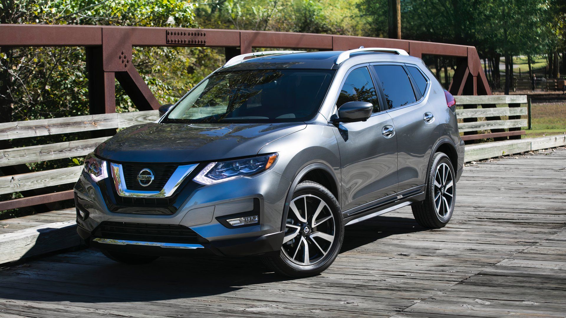 2018 Nissan Rogue static 
