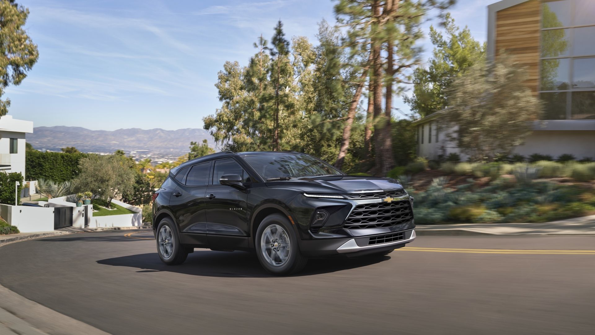 The Most Affordable GasPowered SUV With More Than 500 Miles Of Range