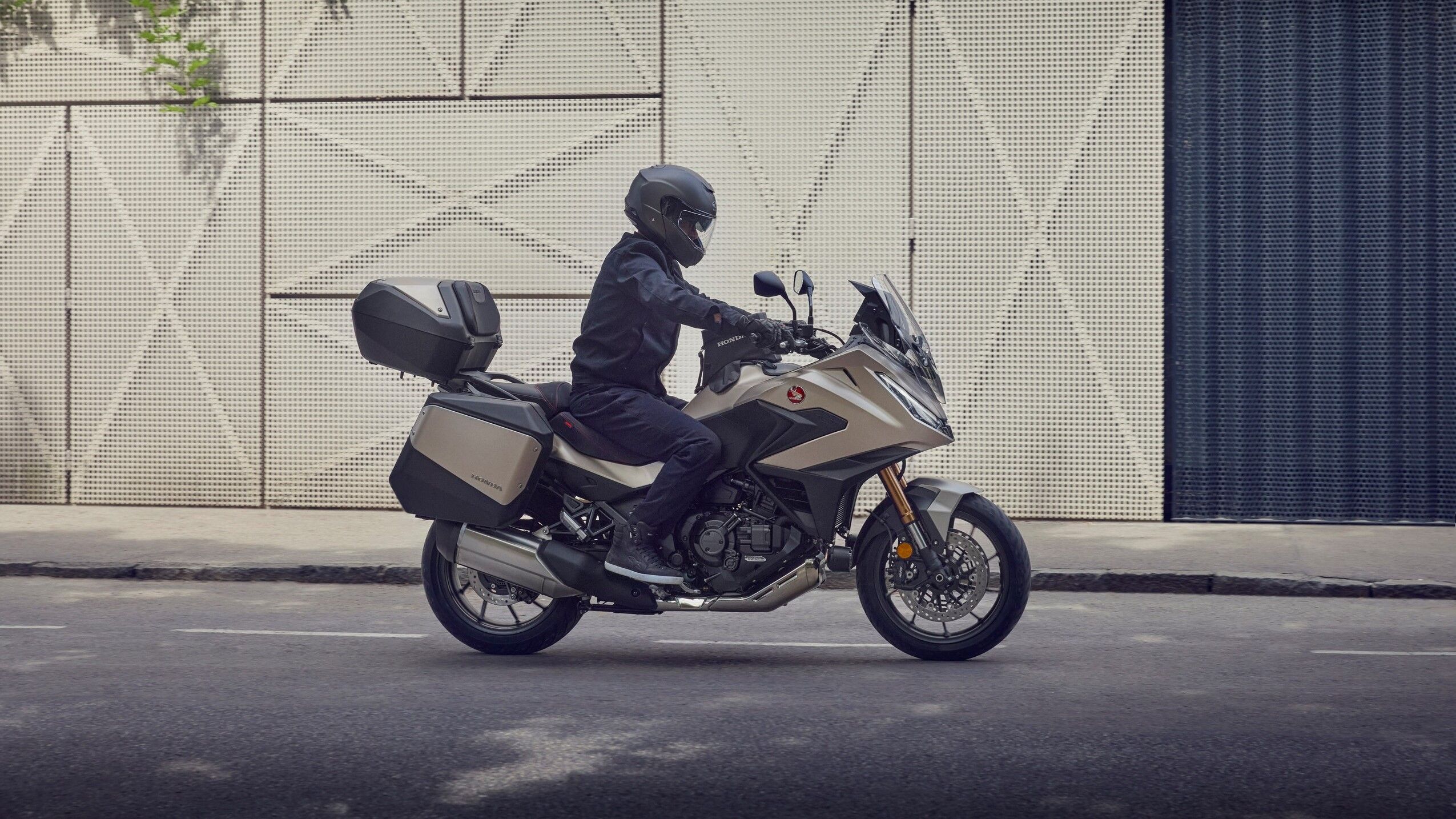 2025 Honda NT1100 Action Side