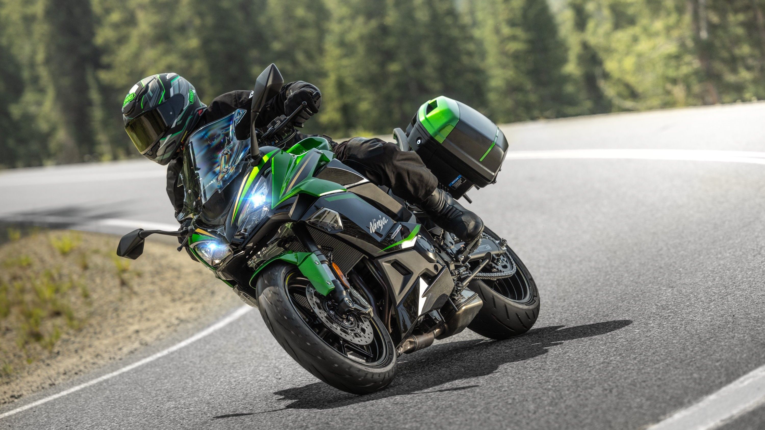 2025 Kawasaki Ninja 1100SX Press Shots (7)
