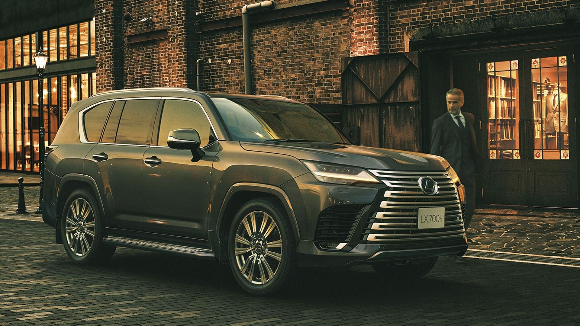 2025 Lexus LX700h