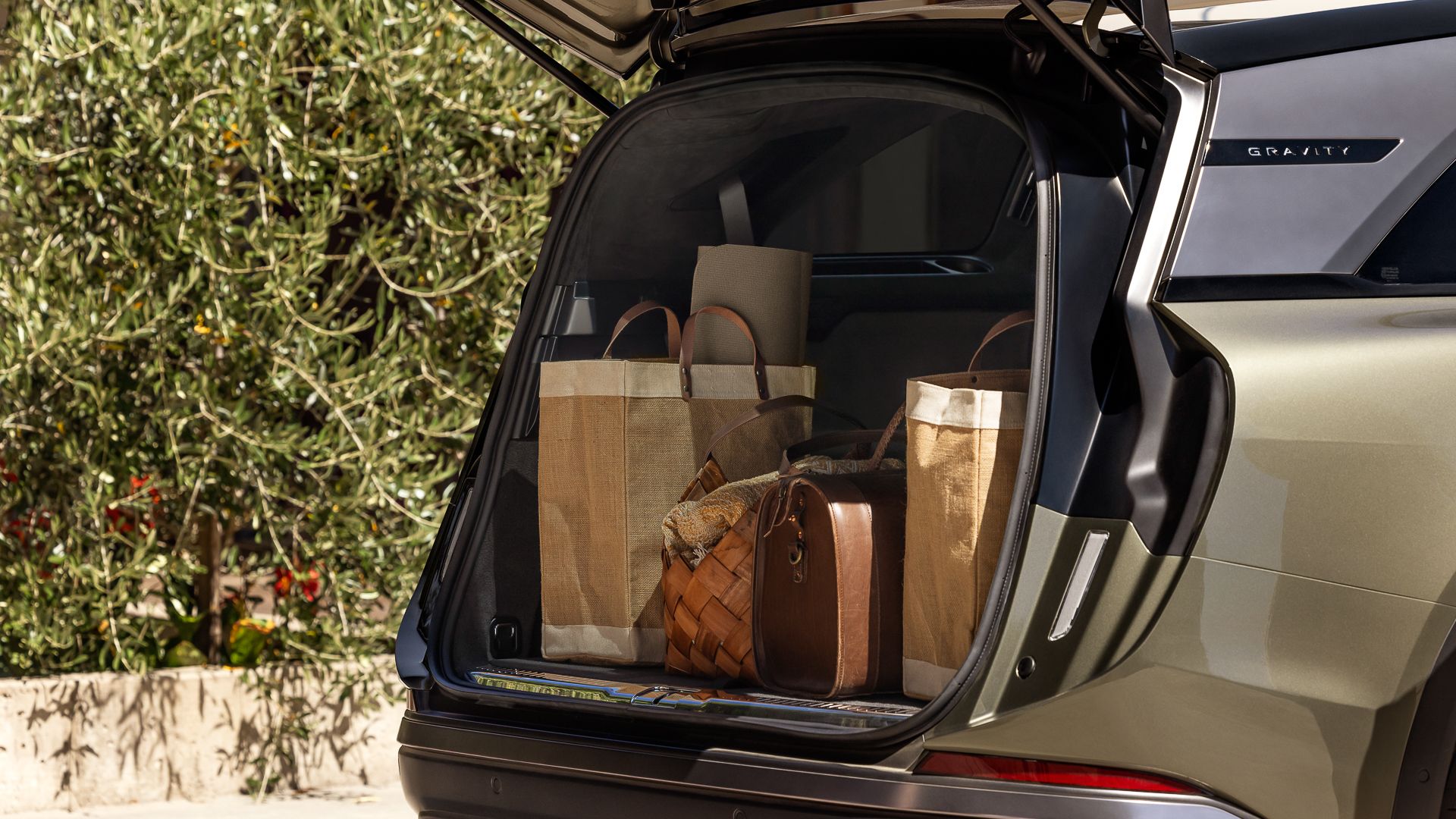 2025 Lucid Gravity Touring-18