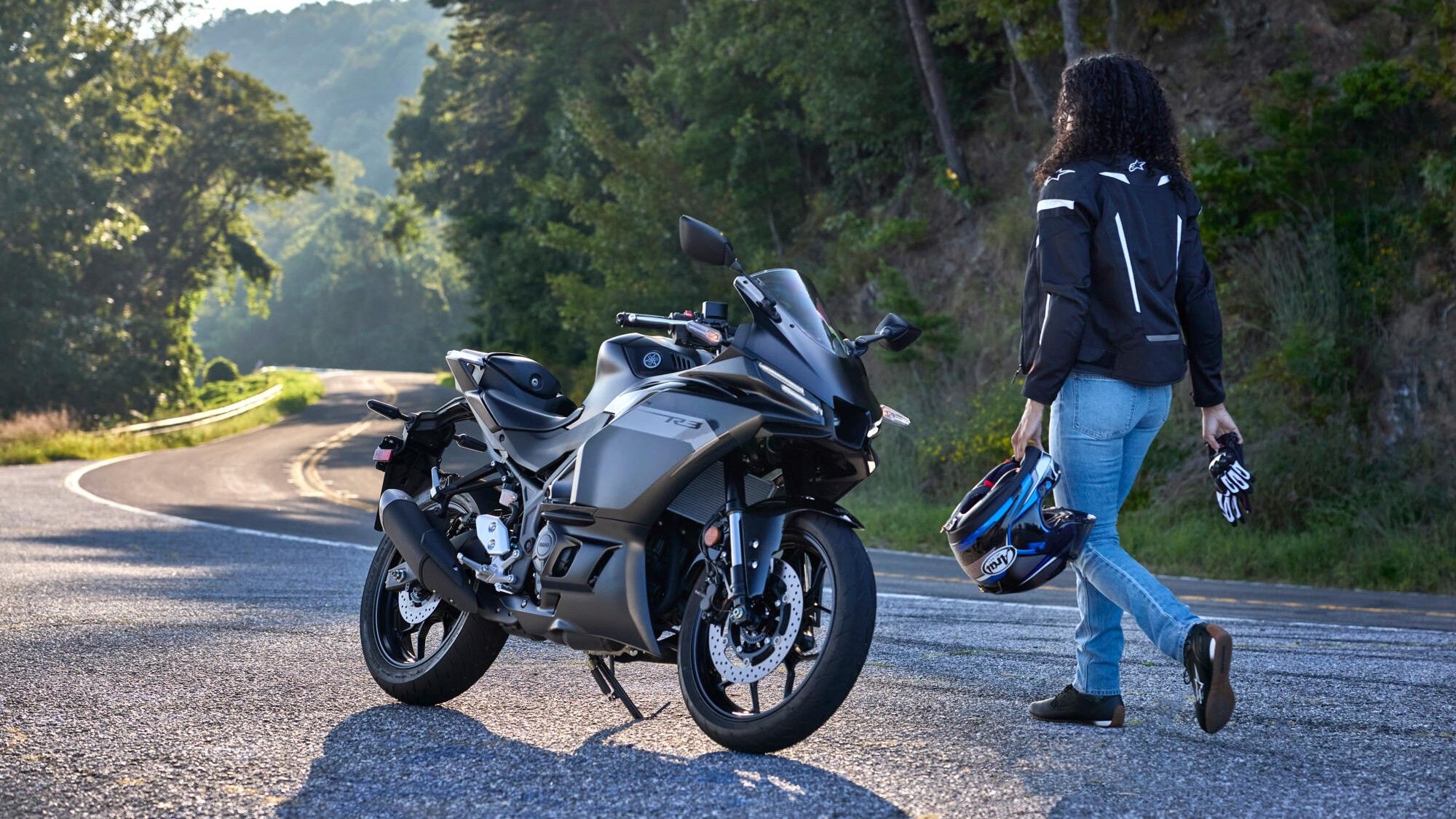 2025 Yamaha YZF-R3 Black 1