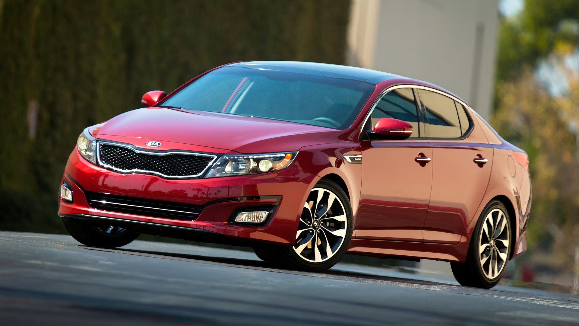 Front 3/4 shot of a 2014 Kia Optima